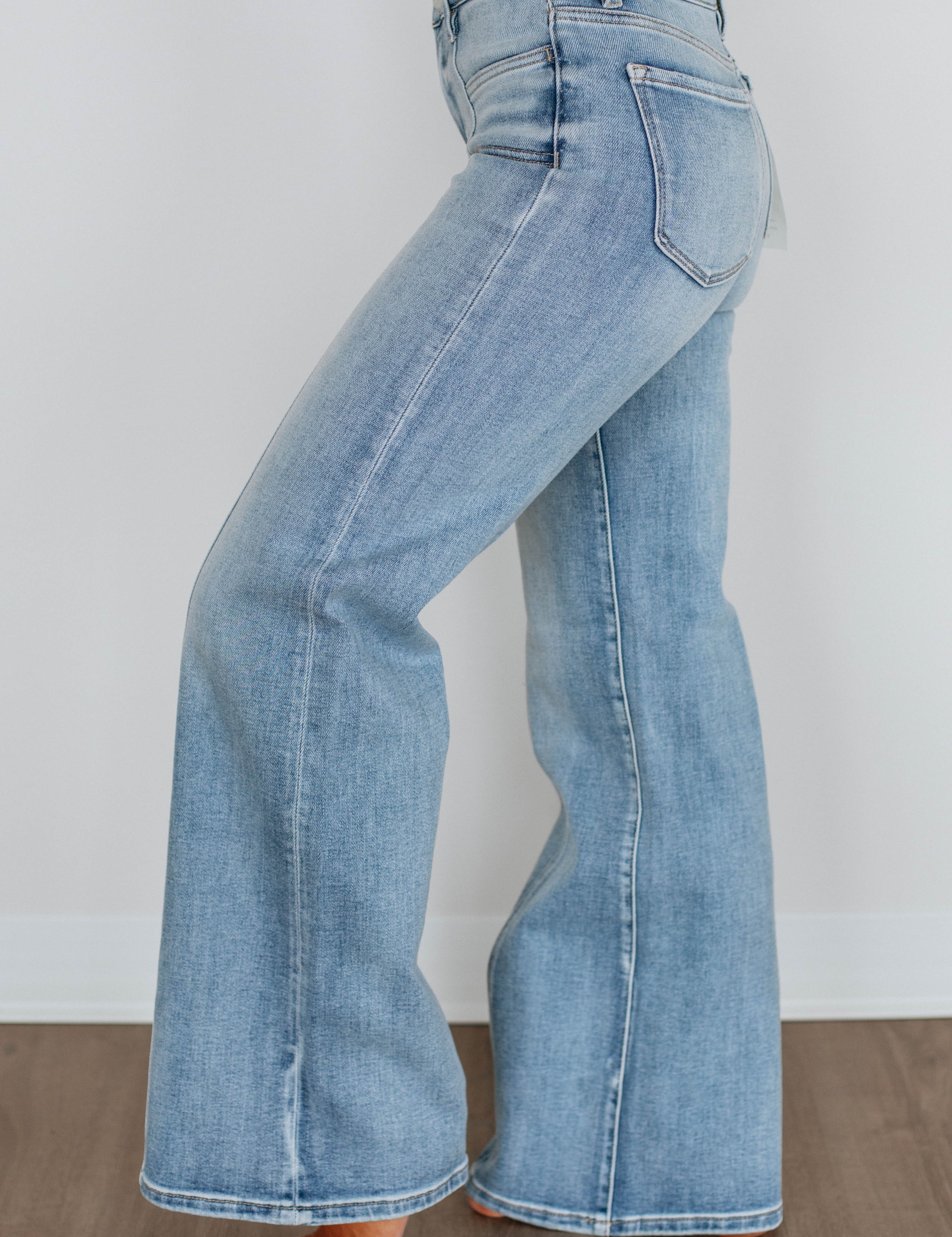 Rozlyn Risen Jeans - Medium Wash